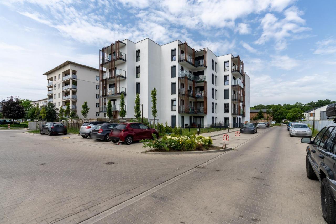 Modern Apartment With Balcony & Free Garage Poznan By Noclegi Renters Buitenkant foto