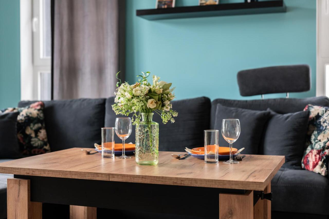 Modern Apartment With Balcony & Free Garage Poznan By Noclegi Renters Buitenkant foto