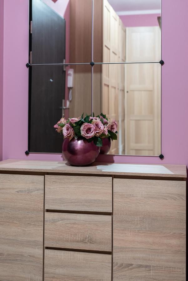 Modern Apartment With Balcony & Free Garage Poznan By Noclegi Renters Buitenkant foto
